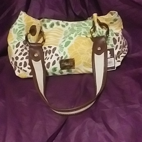 Bundle - Picture 2 of 7